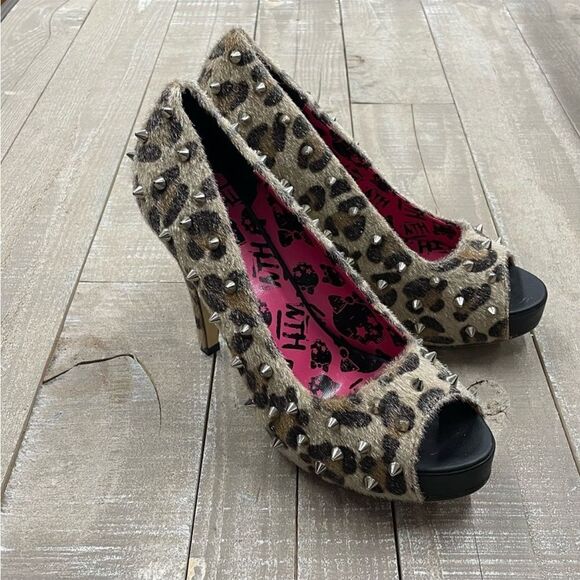 Abbey Dawn Leopard Peep Toe Platform Heels In Leopard. - Picture 3 of 5